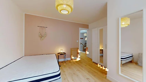 Chambre privée à 7 Rue Sainte-Anne, 59800 Lille, France, image 1 de 10