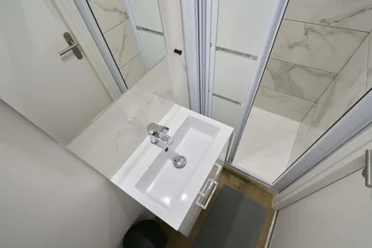 Özel oda konumu 76 Rue de Bapaume, 59000 Lille, France, 5 20 görüntüsü