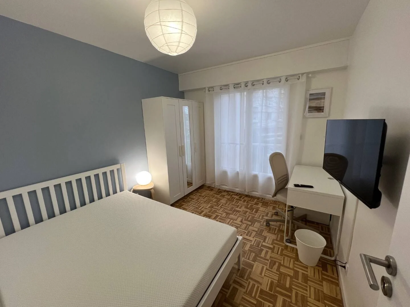 Habitación para estudiantes en  con área de estudio y facilidades compartidas