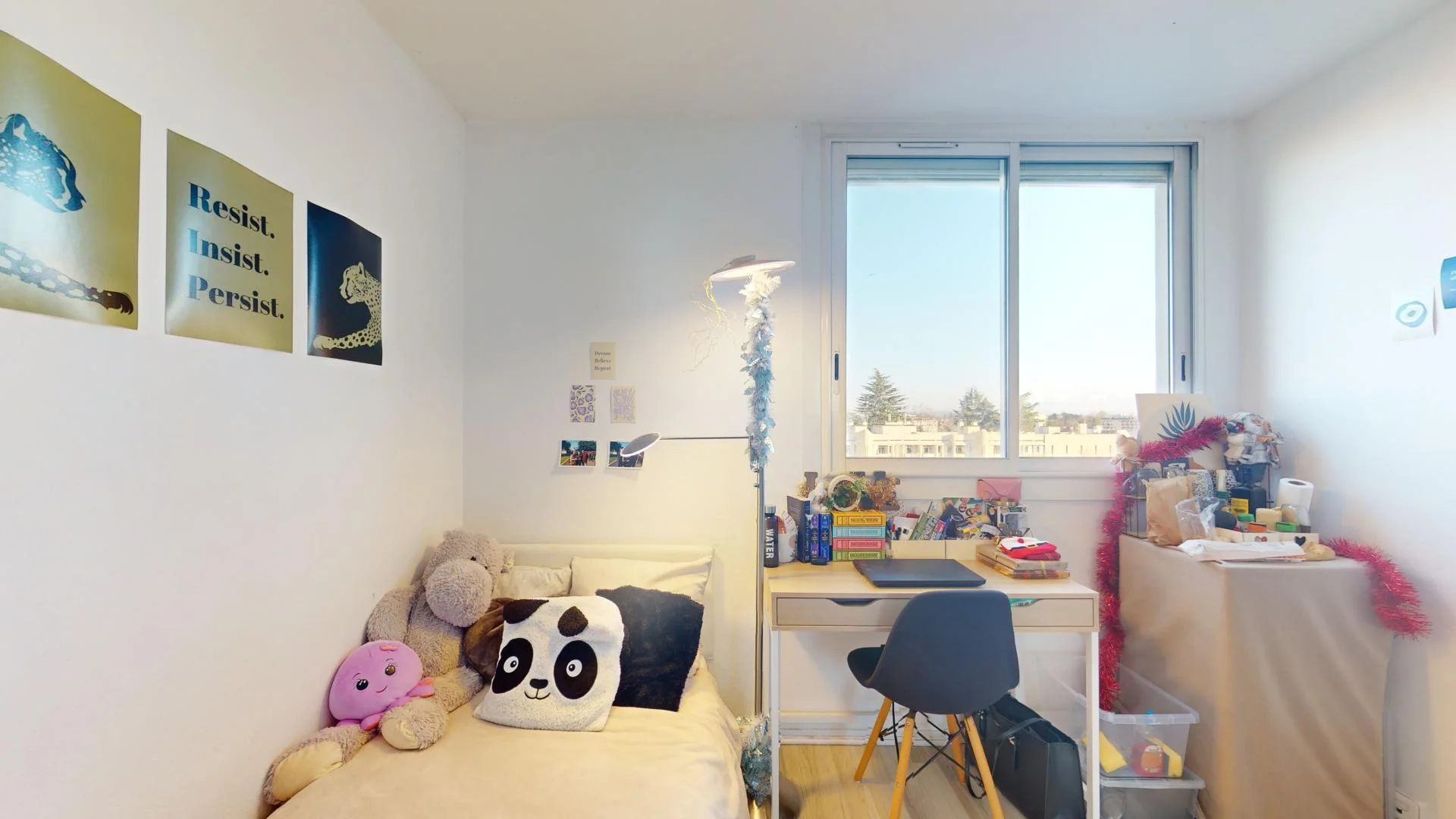 Cozy room for students available in 