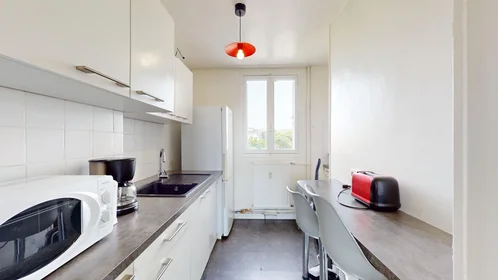Chambre privée à 14 Rue Albert Camus, image 31 de 40