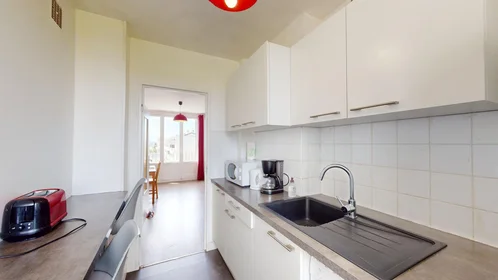 Chambre privée à 14 Rue Albert Camus, image 32 de 40