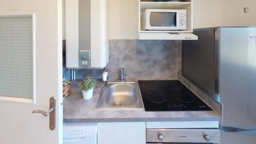 Habitación privada en Rue du Chèvrefeuille, imagen 7 de 11