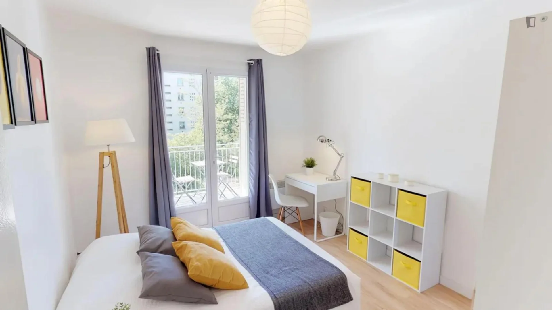Habitación para estudiantes en  con modernas comodidades