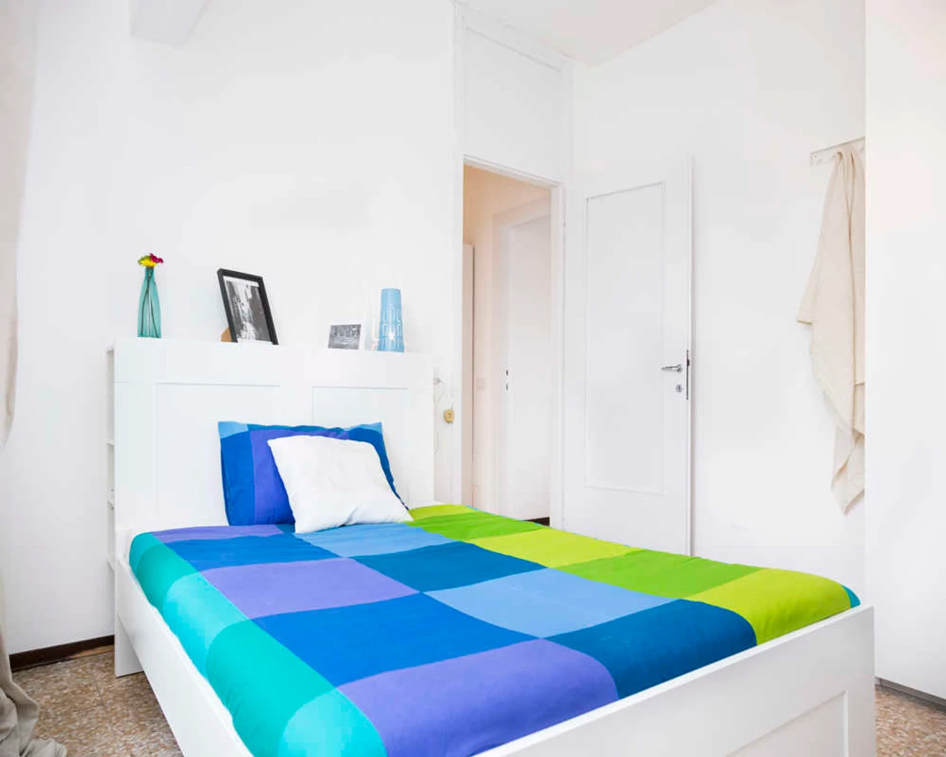 Habitación estudiantil económica con ubicación conveniente en 