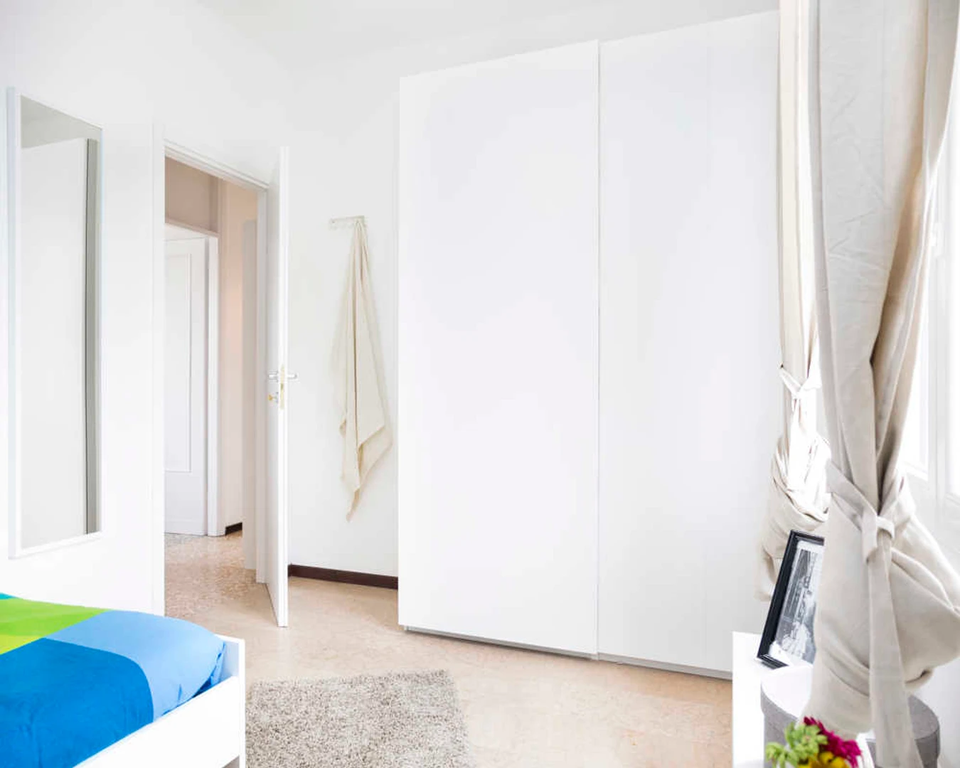 Habitación asequible para estudiantes con buena iluminación en 