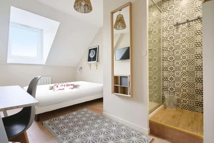 Chambre privée à 21 Av. Jean Jaurès, 51100 Reims, France, image 1 de 10