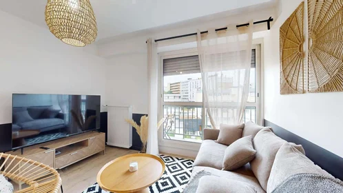 Chambre privée à 51 Rue de l'Oradou, 63000 Clermont-Ferrand, France, image 9 de 17