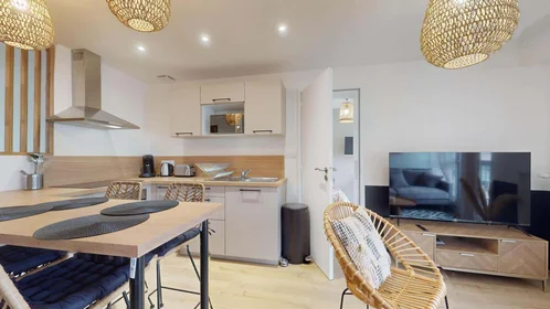 Chambre privée à 51 Rue de l'Oradou, 63000 Clermont-Ferrand, France, image 10 de 17