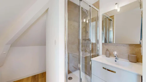 Private room at 11 Bd Lafayette, 63000 Clermont-Ferrand, France, image 8 of 19