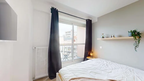Chambre privée à 51 Rue de l'Oradou, 63000 Clermont-Ferrand, France, image 3 de 15