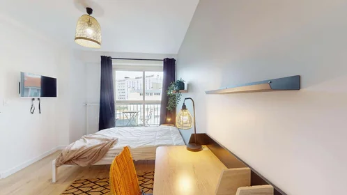 Chambre privée à 51 Rue de l'Oradou, 63000 Clermont-Ferrand, France, image 4 de 15