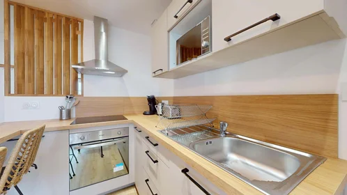 Chambre privée à 51 Rue de l'Oradou, 63000 Clermont-Ferrand, France, image 10 de 15