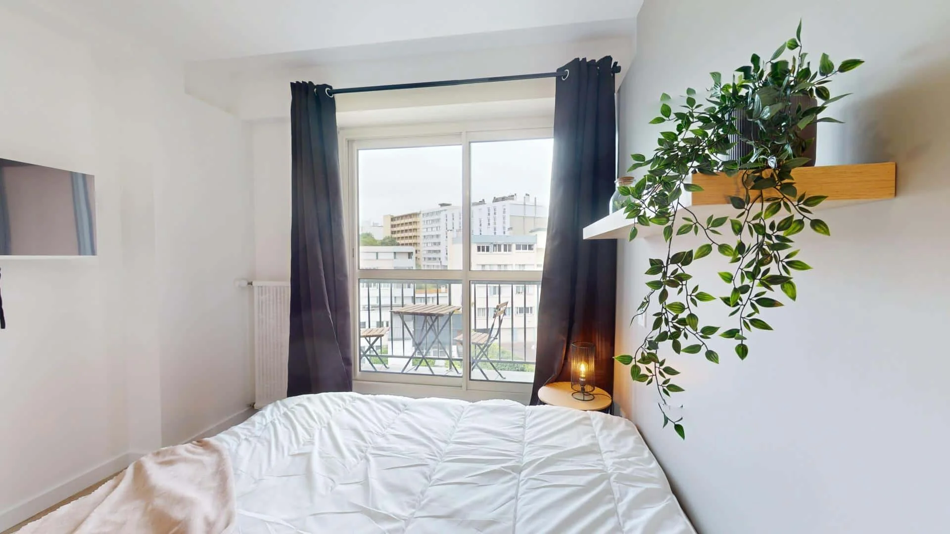 Chambre conviviale pour les étudiants dans  avec des équipements modernes