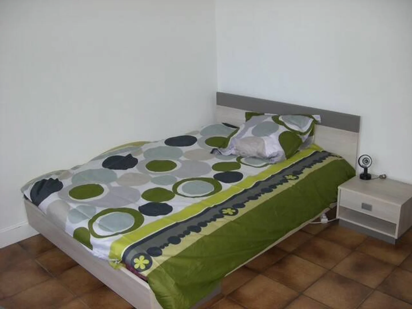 Zimmer in Studentenwohnung in  zu vermieten, voll möbliert