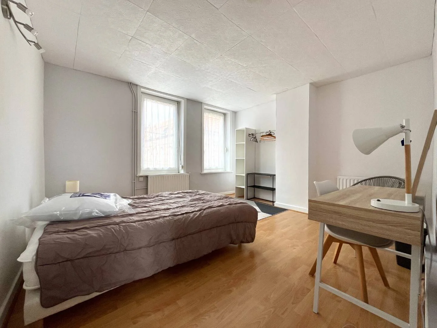 Habitación en apartamento estudiantil en alquiler en , completamente amueblado