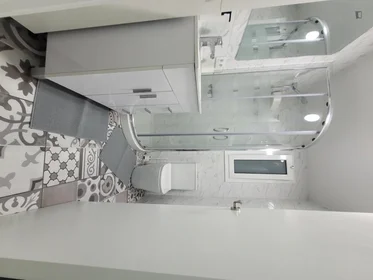 Stanza privata in Carrer del Doctor Martí Julià, immagine 28 di 49