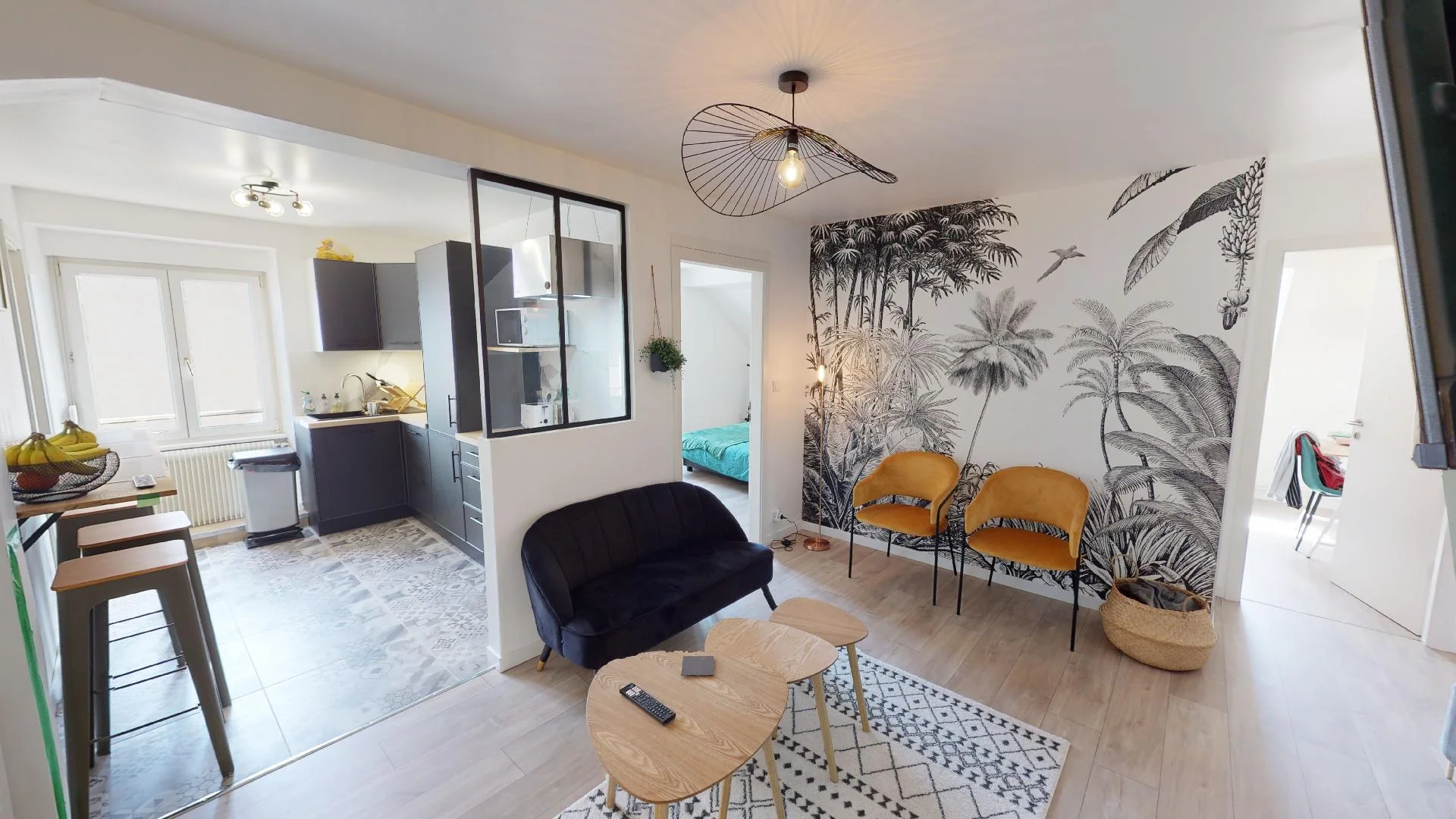 Chambre d'étudiant à  avec espace d'étude et installations communes