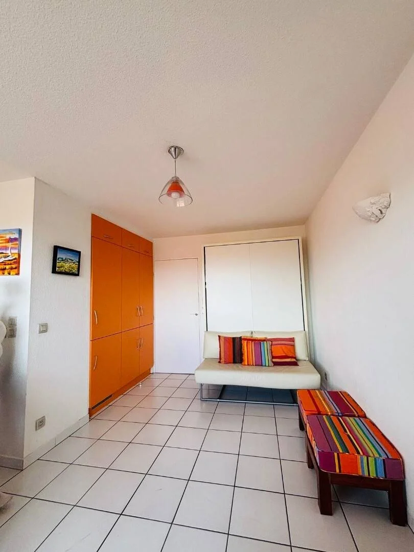 Cozy room for students available in 
