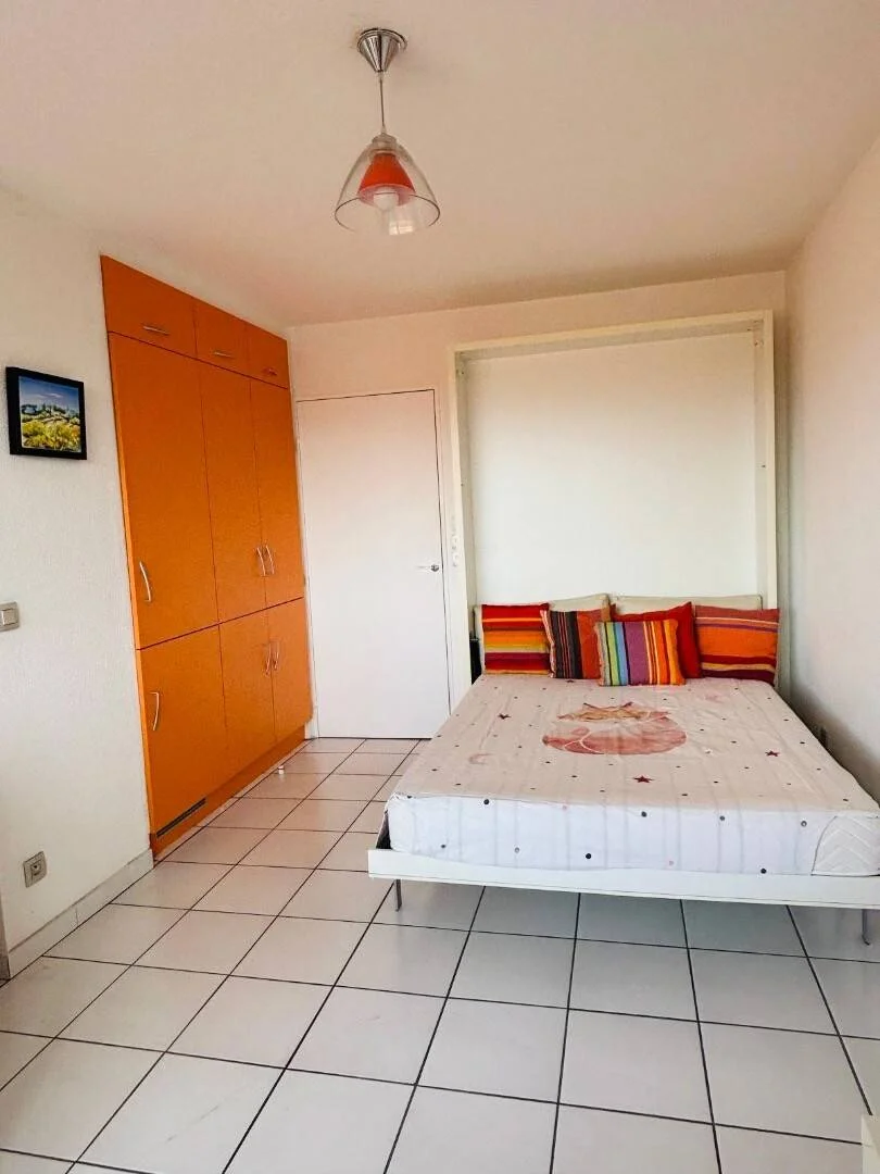 Cozy room for students available in 