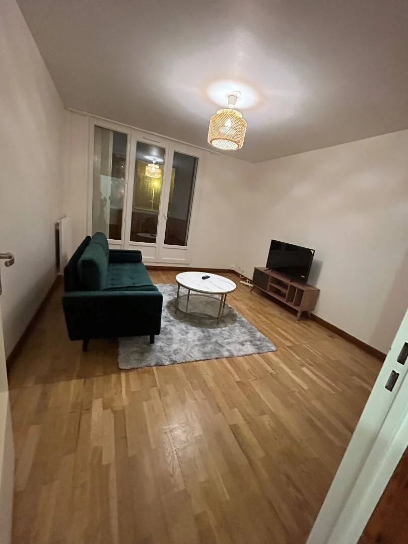 Zimmer in Studentenwohnung in  zu vermieten, voll möbliert