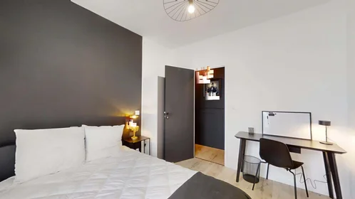 Privatzimmer in der 24 Bd Henri Arnauld, 49100 Angers, France, bild 4 von 19