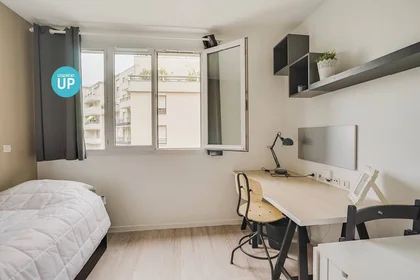 Stanza privata in Issy-les-Moulineaux, 92130, immagine 1 di 6
