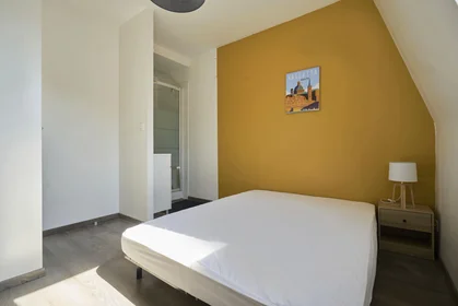 Chambre privée à 34 Rue de Croix, image 14 de 25
