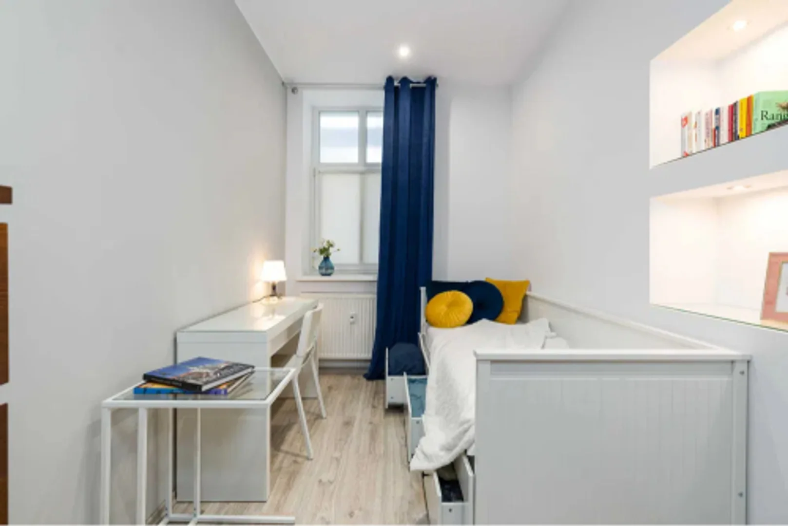 Economical student room with convenient location in 