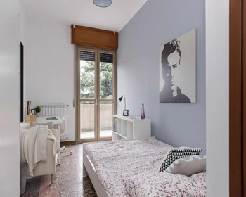 Stanza privata in Viale Giovanni Vicini, immagine 2 di 19
