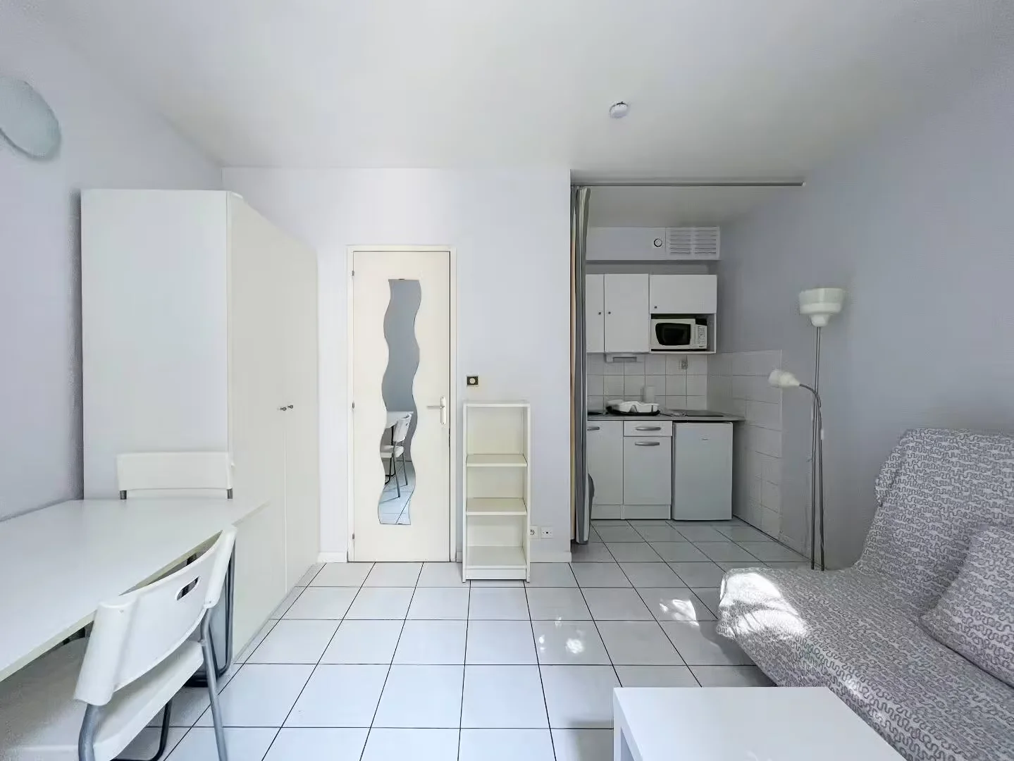 Budget-friendly student room close to campus in 