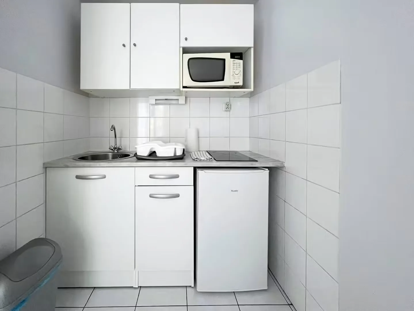 Student-friendly room in  with modern amenities
