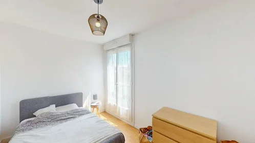 Stanza privata in Rue du Limousin, Bellevue, immagine 3 di 10