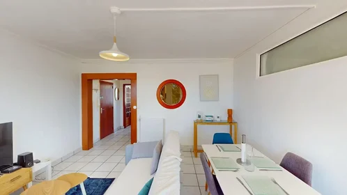 Stanza privata in Rue du Limousin, Bellevue, immagine 8 di 10
