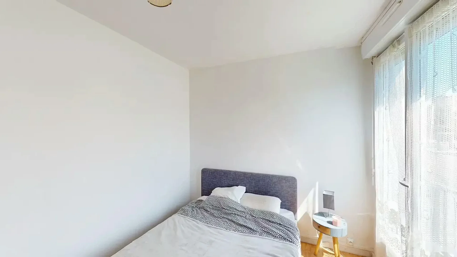 Habitación en apartamento estudiantil en alquiler en , completamente amueblado