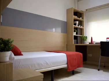 Private room at Calle Tajo, , image 1 of 10