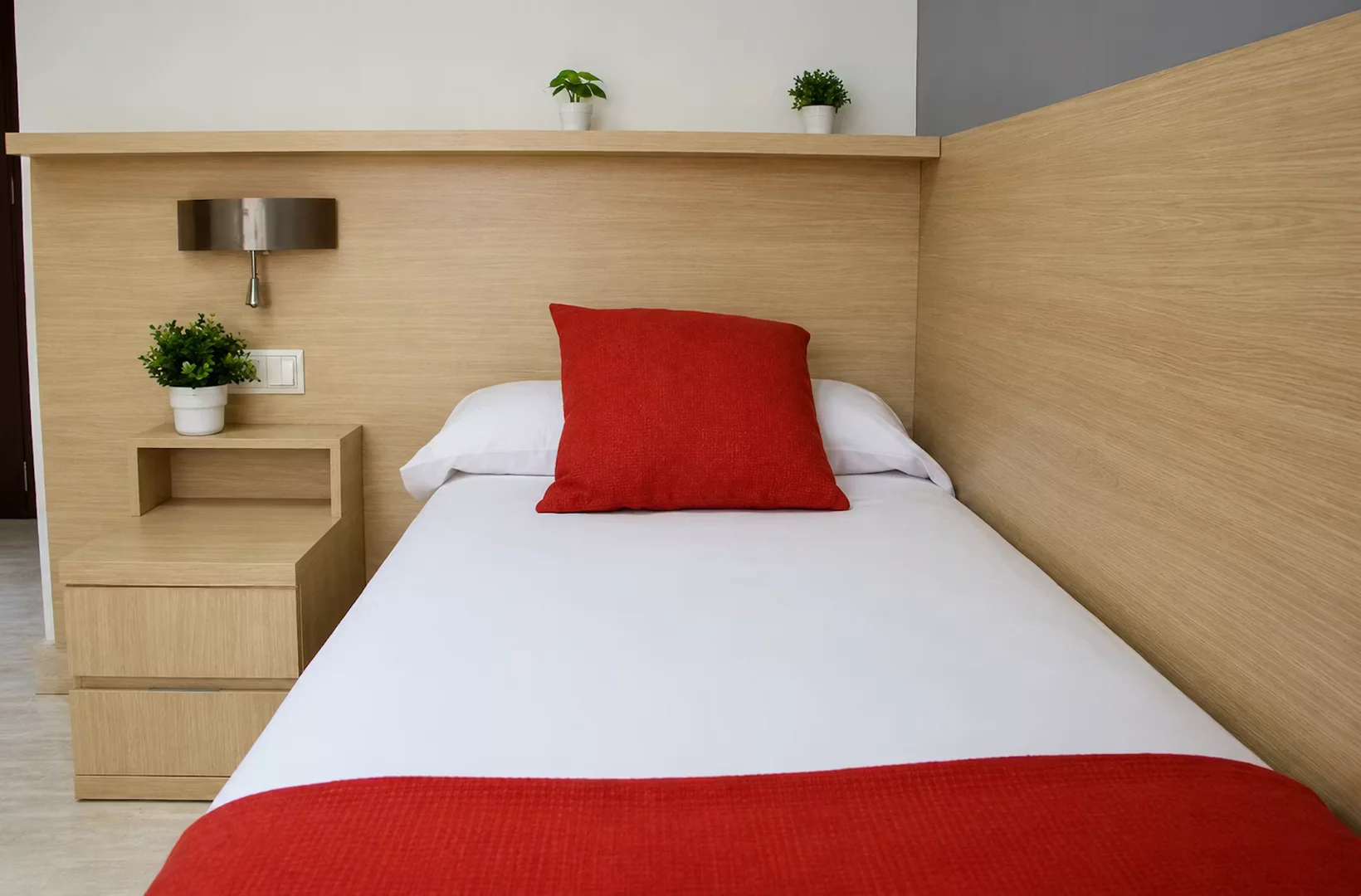 Cozy room for students available in 