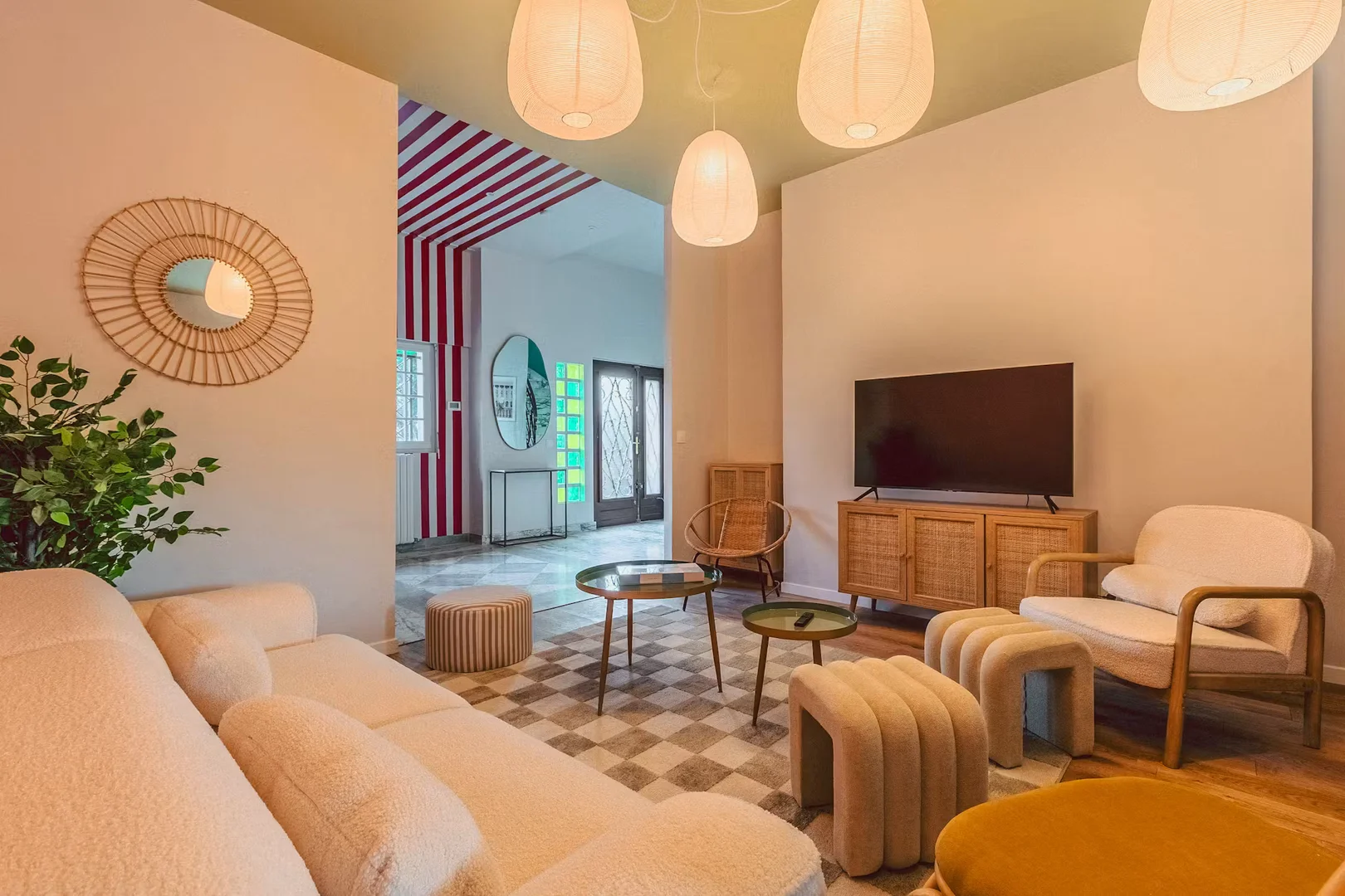 Chambre confortable pour étudiants disponible dans 