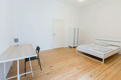 Quarto privado em Detmolder Straße, Bezirk Charlottenburg-Wilmersdorf, imagem 1 de 10