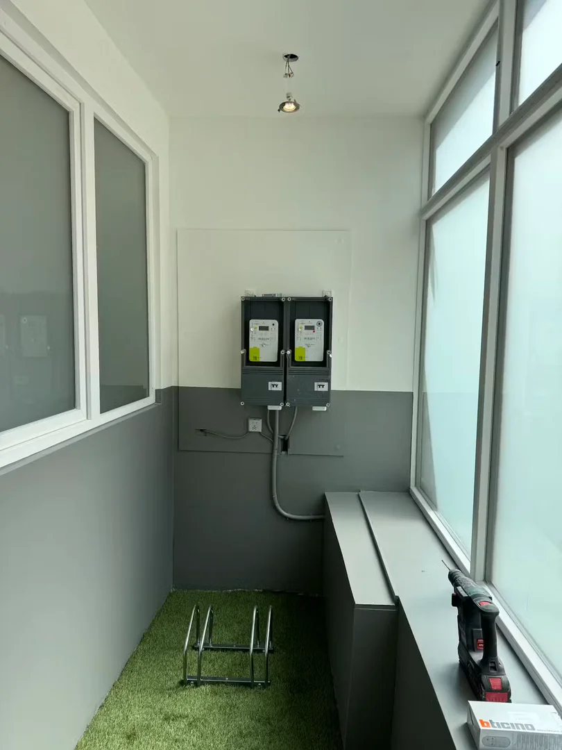 Quarto de estudante em  com área de estudo e instalações partilhadas