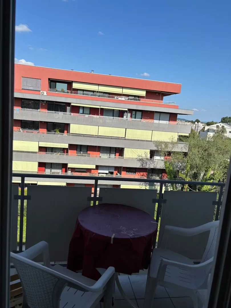 Funktionelles Studentenzimmer perfekt zum Studieren in 