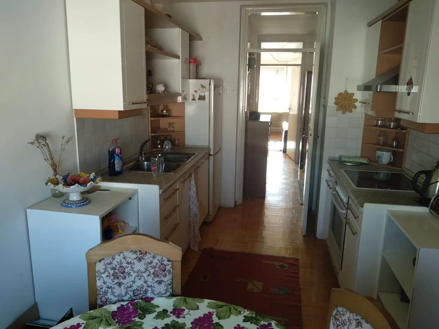 Zimmer in Studentenwohnung in  zu vermieten, voll möbliert