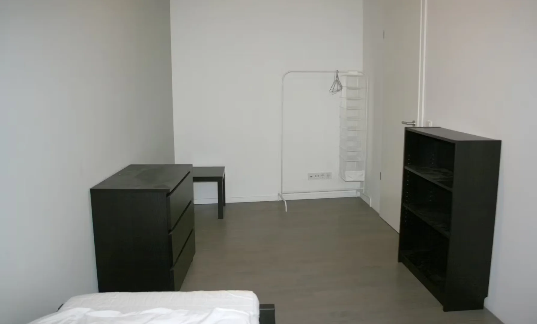 Bernhard-Weiß-Straße, Mitte