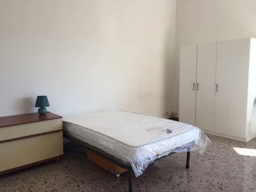 Privatzimmer in der Via Ugo Amaldi, Ostiense, bild 1 von 10