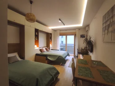 Dairenin tamamı konumu Dobrota, Daosine (III put kod plavog mosta) F2/10, 2 27 görüntüsü