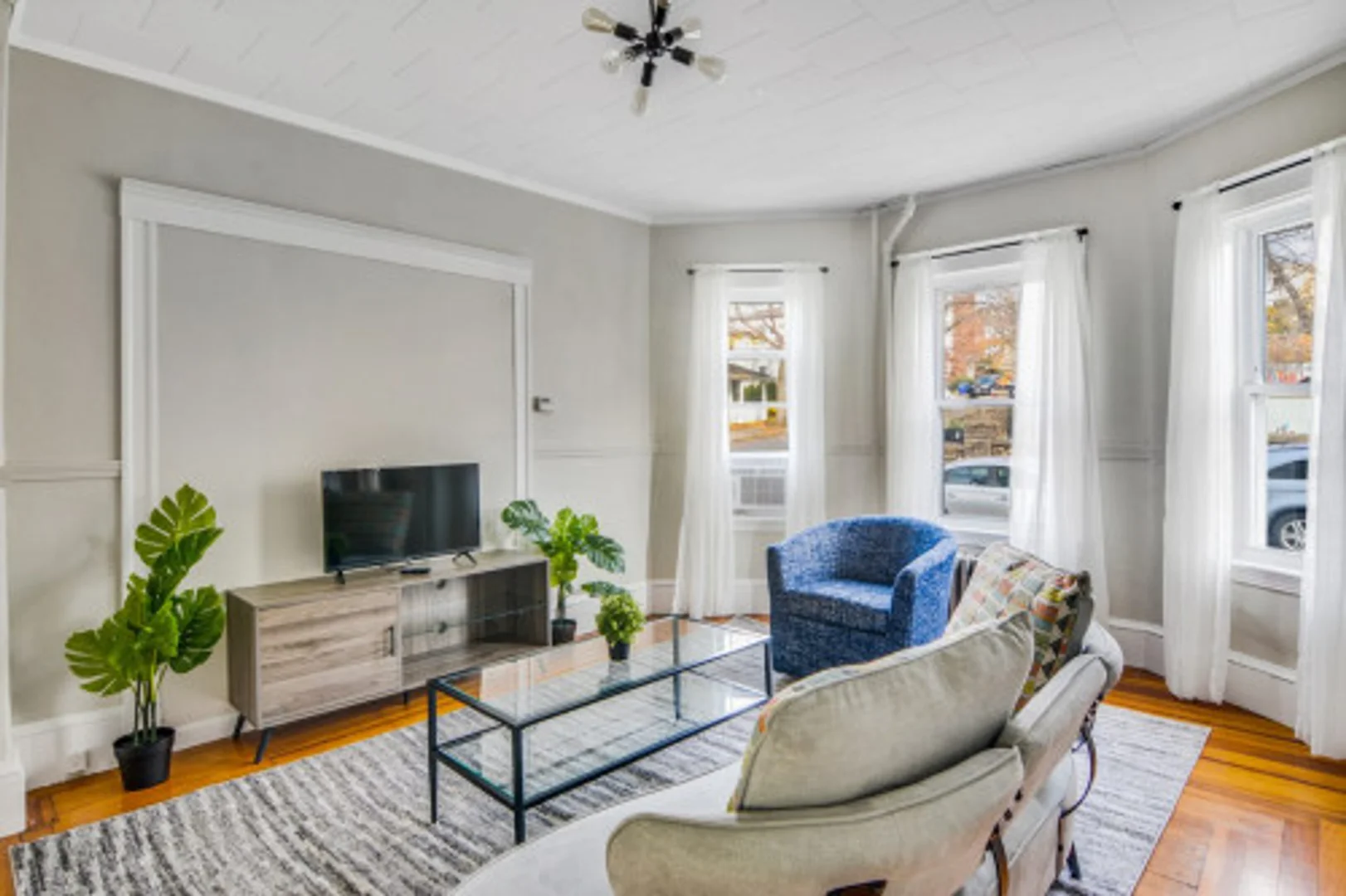 Economical student room with convenient location in 
