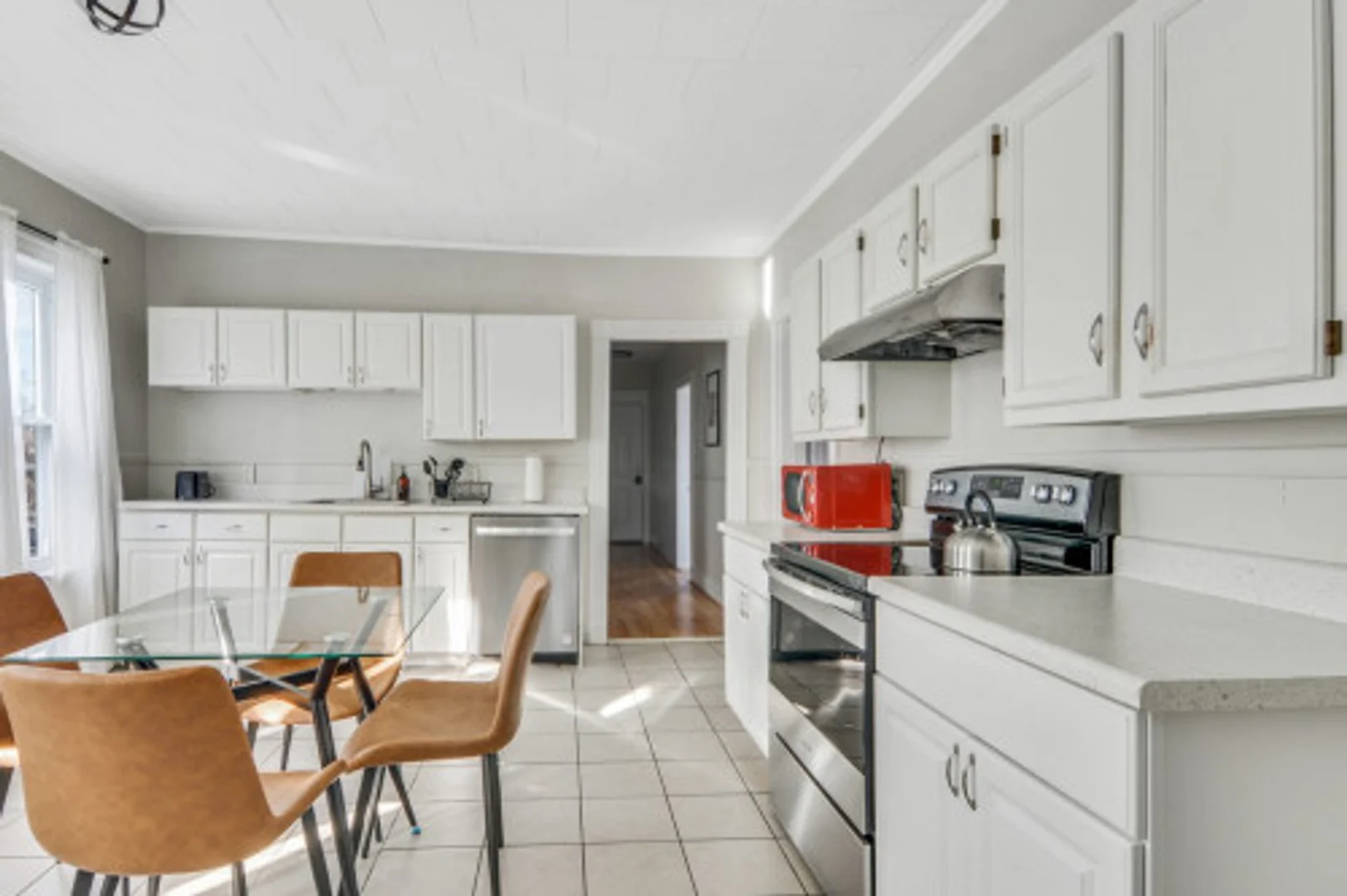 Student-friendly room in  with modern amenities