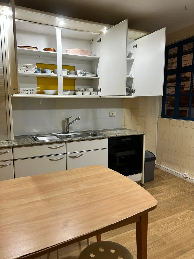 Komfortables und geräumiges Studentenzimmer in 