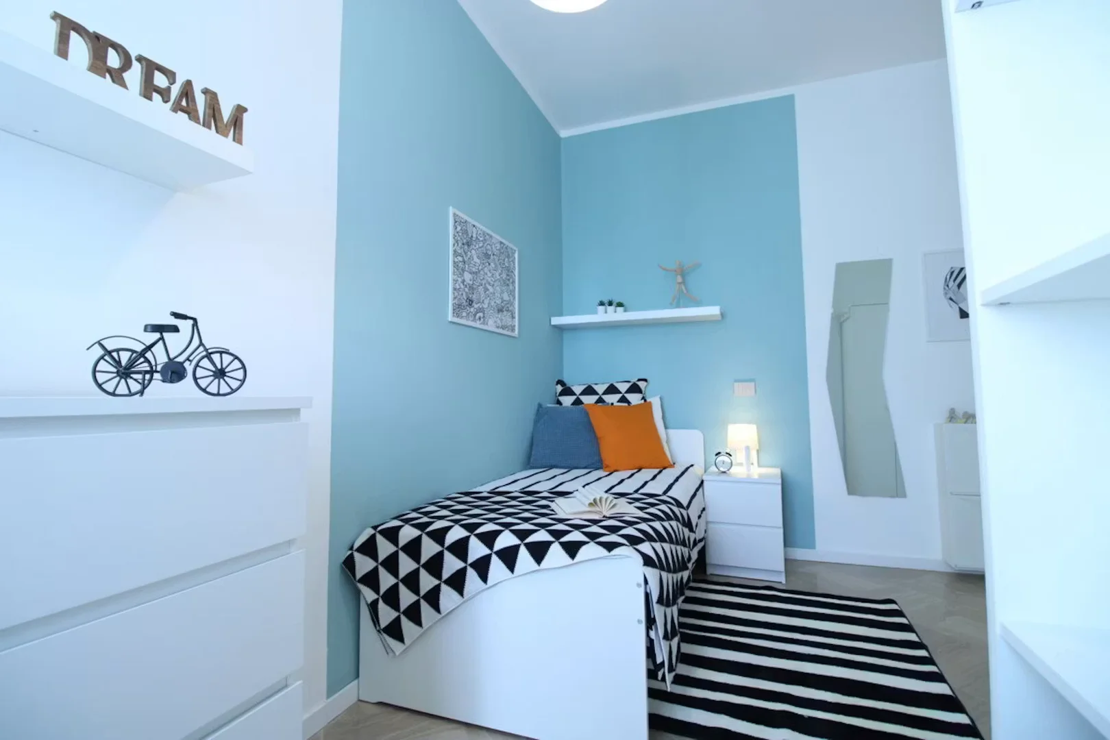 Quarto acolhedor para estudantes disponível em 