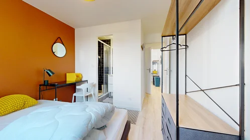 Private room at 11 Rue Louis Antoine Bougainville, image 15 of 16